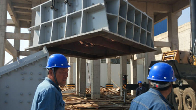 錘式破碎機(jī)安裝現(xiàn)場